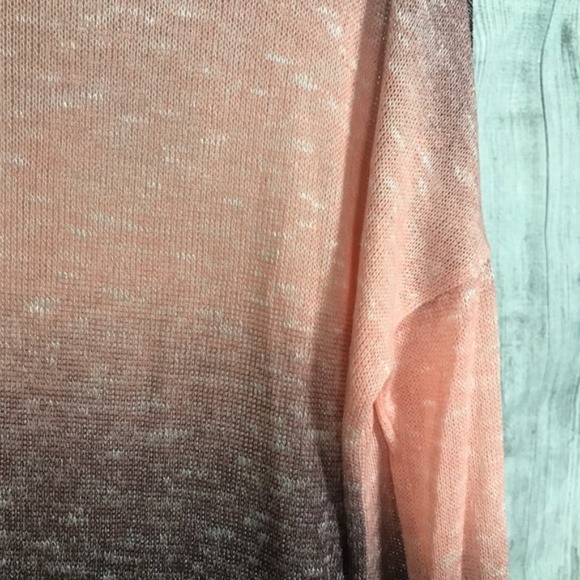 Fashionista Loose Fit Ombré Top - Picture 8 of 8